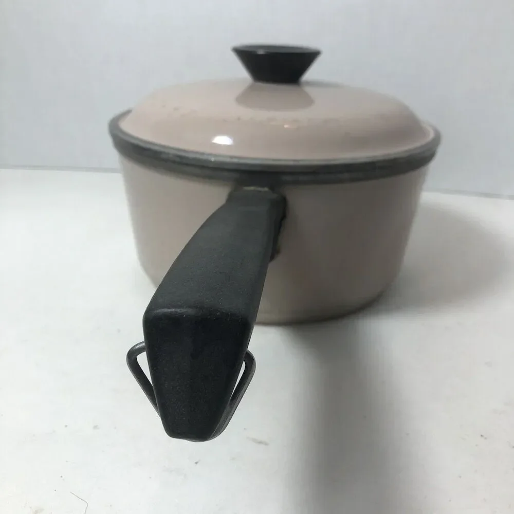 Club Sauce Pot Cookware Light Pink‎ 2 Qt with Lid MCM F1